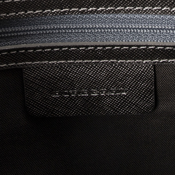 Burberry Horizontal Zip Tote - Picture 8 of 8